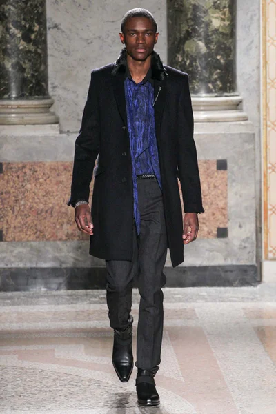 Look 4